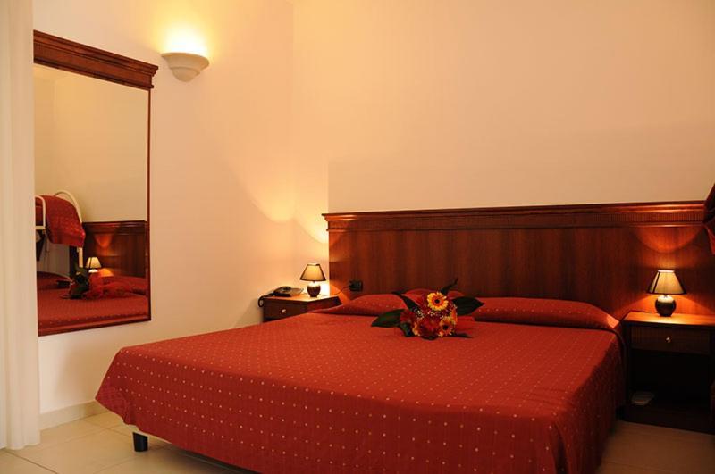 Agri Hotel Conte Salentino Sant Isidoro  Bagian luar foto