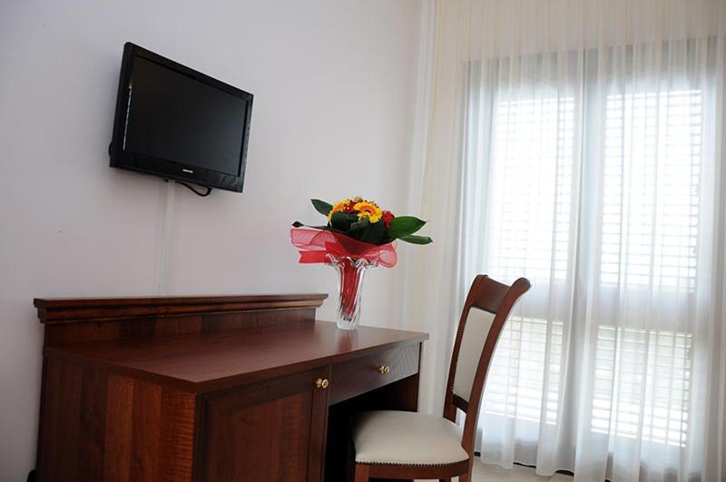 Agri Hotel Conte Salentino Sant Isidoro  Bagian luar foto
