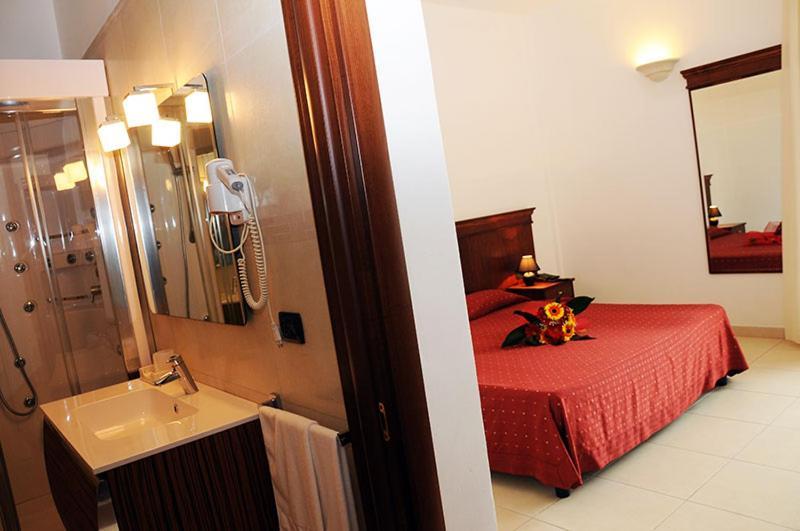 Agri Hotel Conte Salentino Sant Isidoro  Bagian luar foto