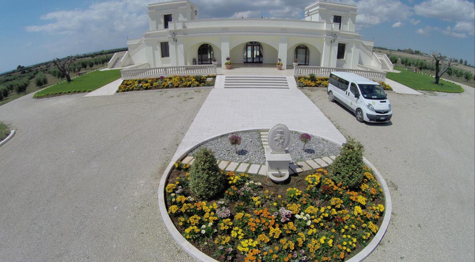 Agri Hotel Conte Salentino Sant Isidoro  Bagian luar foto