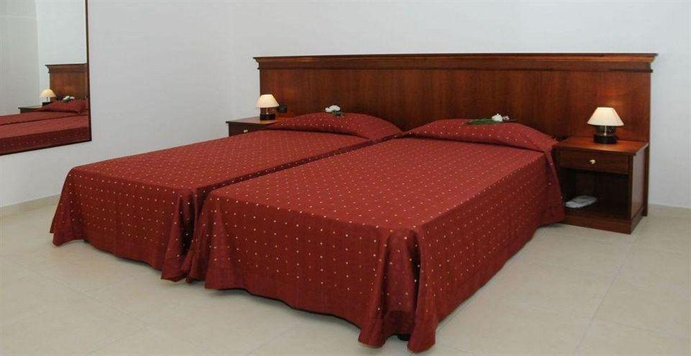 Agri Hotel Conte Salentino Sant Isidoro  Bagian luar foto