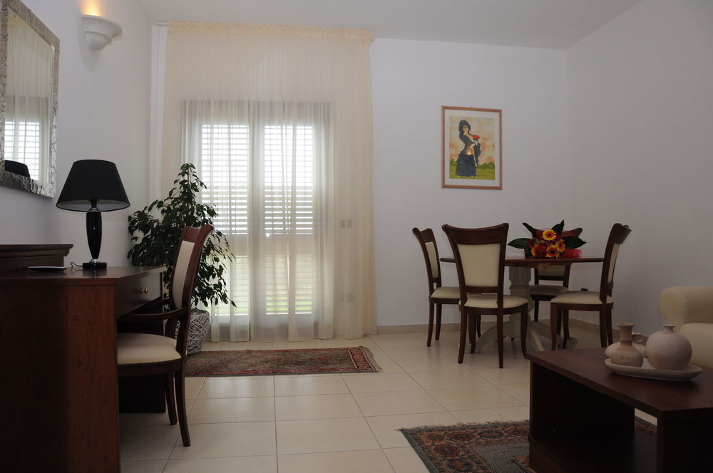 Agri Hotel Conte Salentino Sant Isidoro  Bagian luar foto
