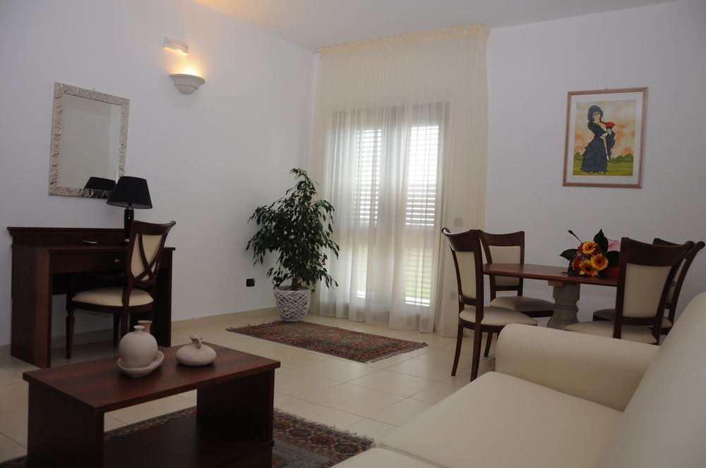 Agri Hotel Conte Salentino Sant Isidoro  Bagian luar foto